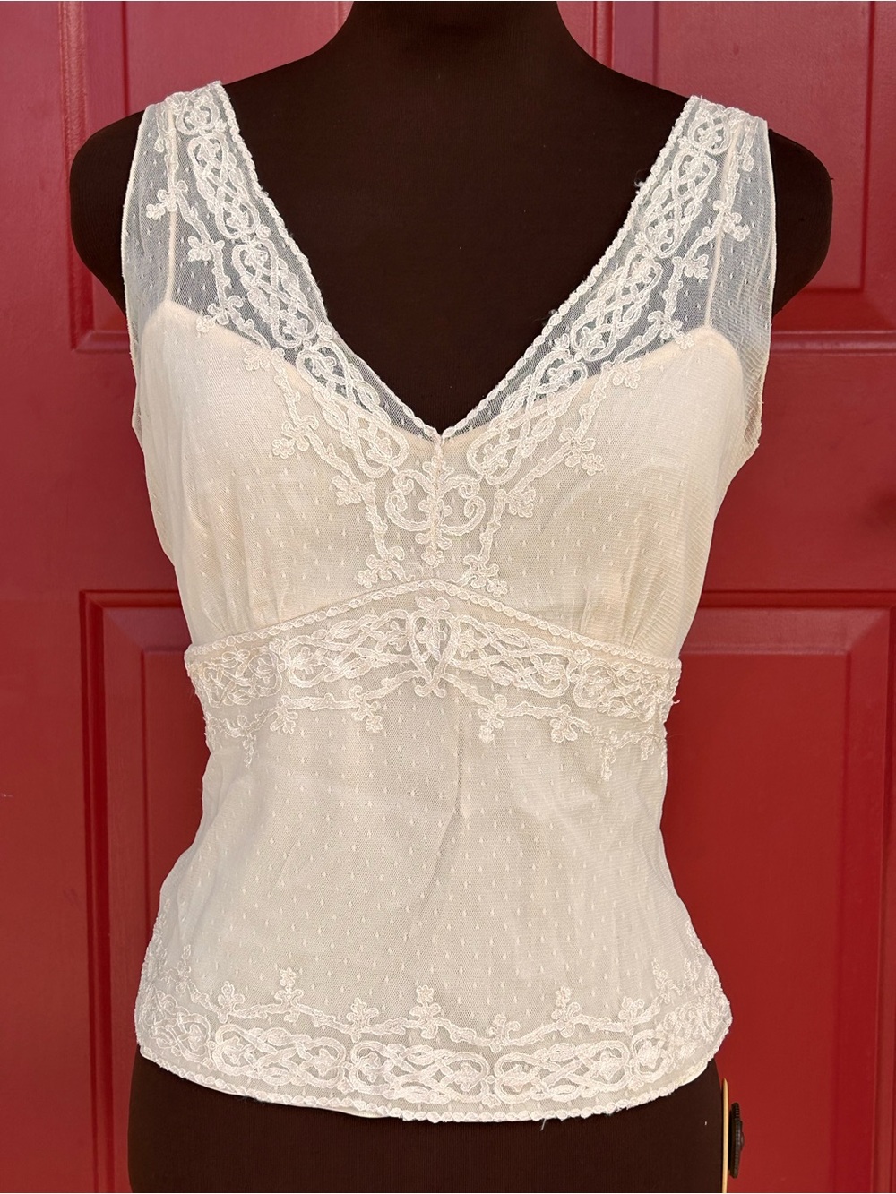 ELLIE TAHARI x BERGDORF GOODMAN  sM Lace V-Neck Sleeveless Camisole-side zip